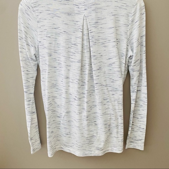 Akem + Kin by Anthro. Wrap Long Sleeve Top Gray Sz XXS - Picture 7 of 9